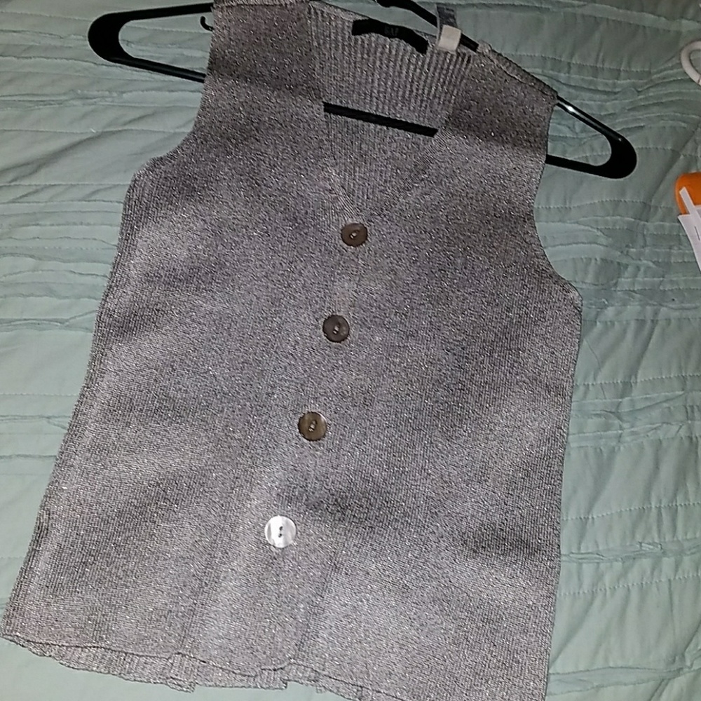 Gap silver tie back textured beautiful small vest