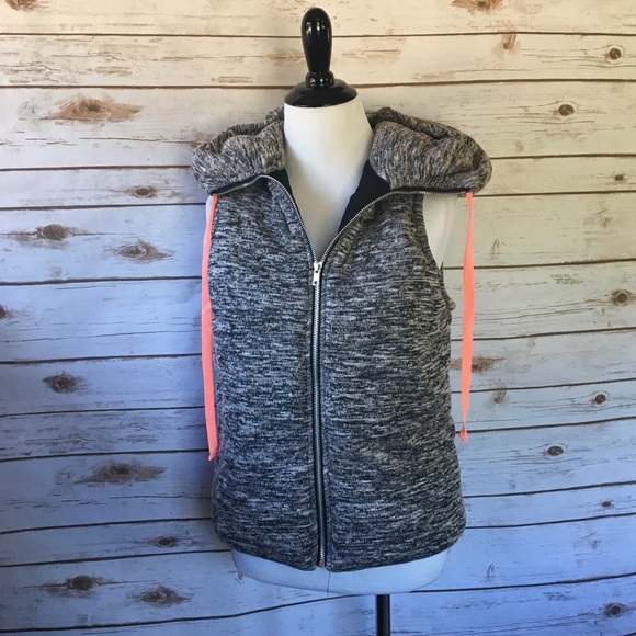 💚 Cozy Vest - Picture 3 of 6