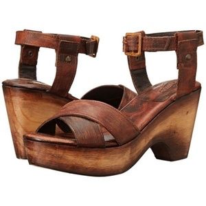 Free Bird wooden sandel