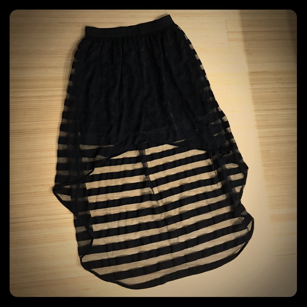 🏷 Forever 21 hi-low skirt