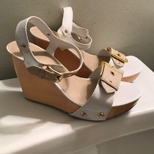 Womens white & tan wedges