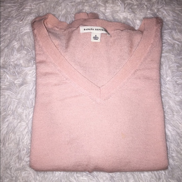 Banana Republic Sweaters - Banana Republic v-neck