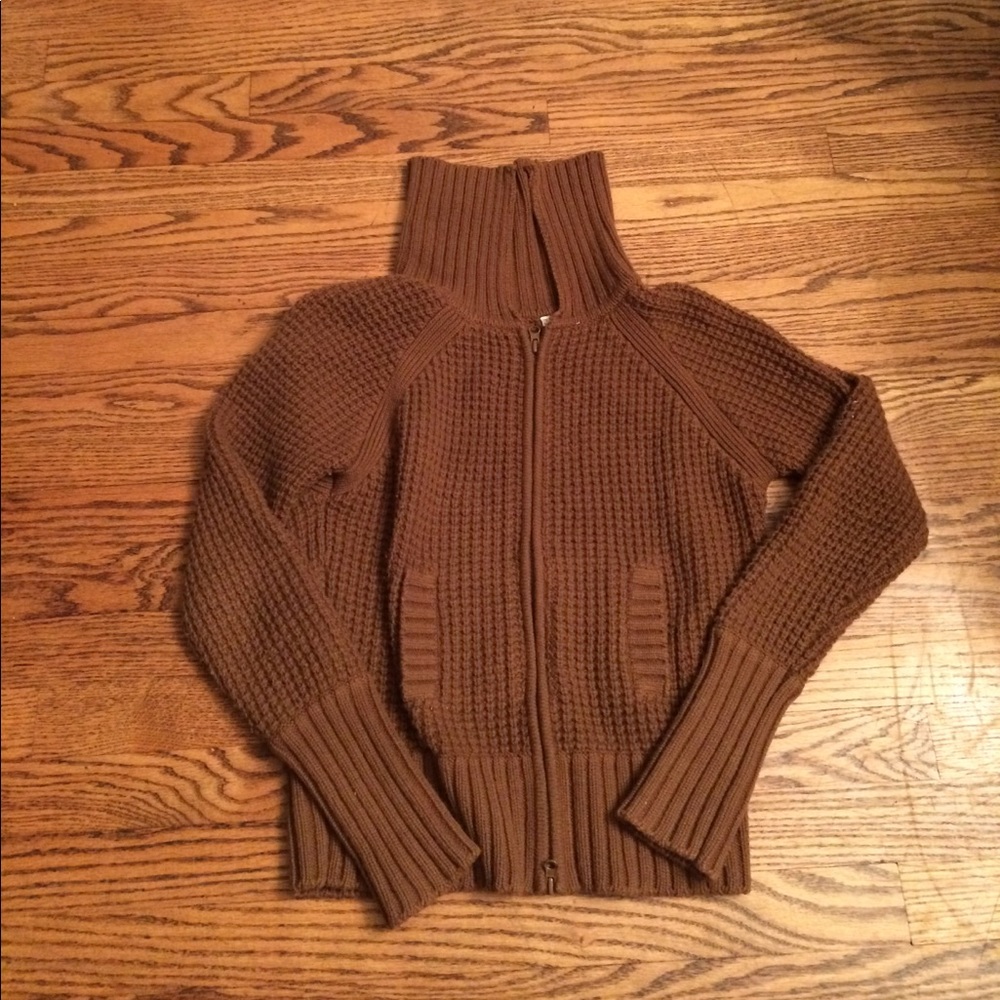 Zip up brown sweater