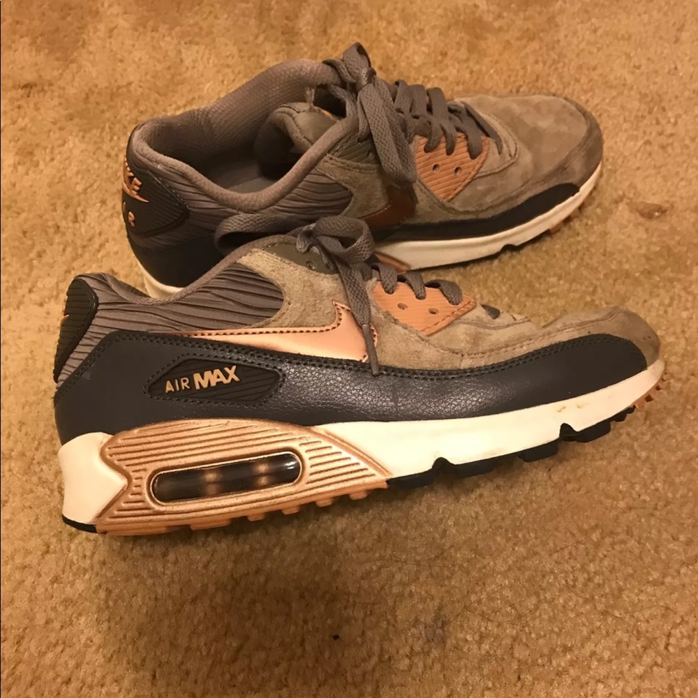 Grey Nike air max shoes