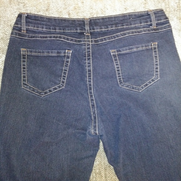 Cleo Skinny Jeans Size 16 With Jeweled Button - Picture 3 of 6