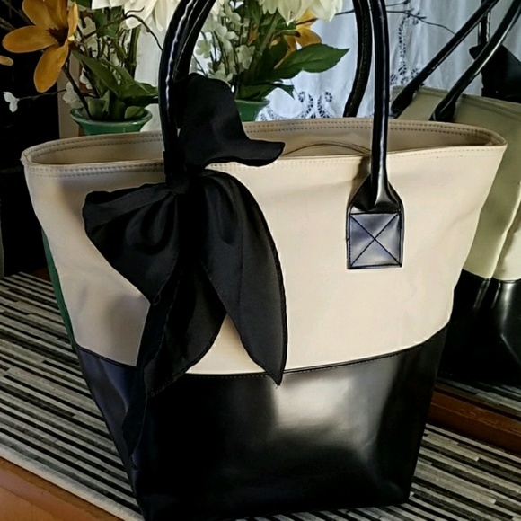 Lancome Handbags - Lancome Large Nylon & Vinyl Colorblock Tote