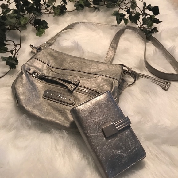 Rosetti Handbags - Vacation ready crossbody and wallet
