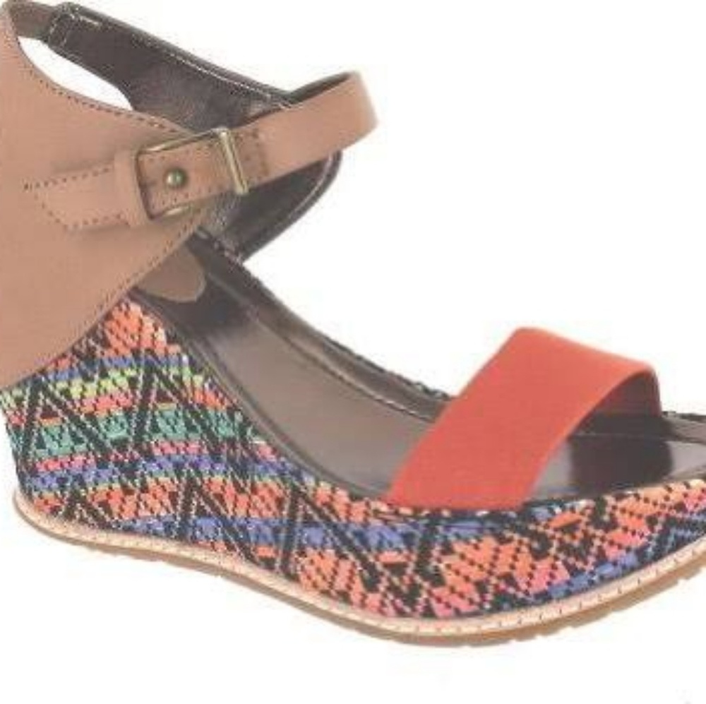 KENNETH COLE Huge Swell multi color wedge