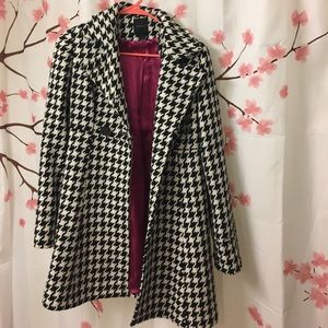 Houndstooth peacoat