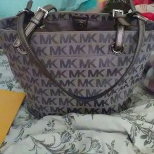 Michael kors tote