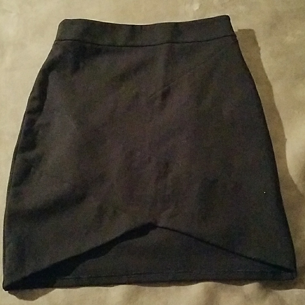 Black express skirt