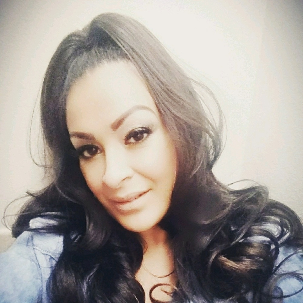 Meet your Posher, Lizzette