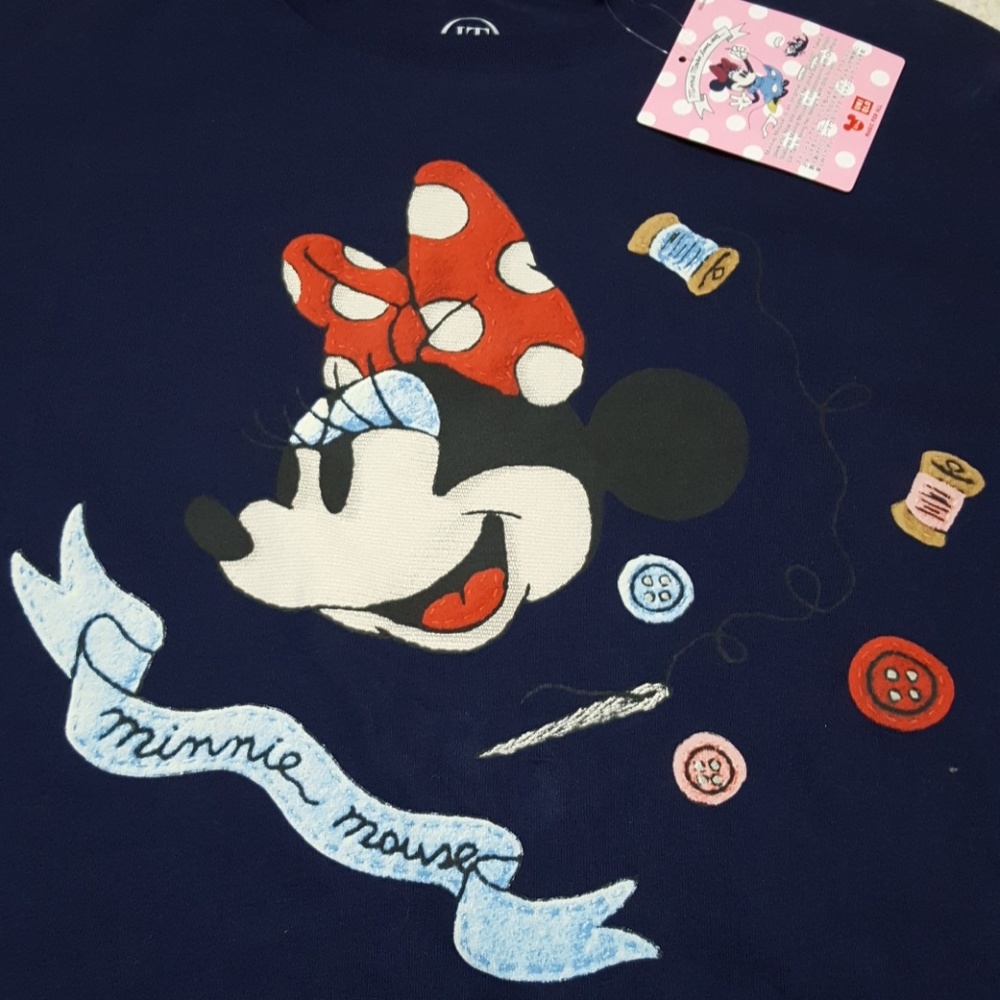 Minnie mouse top size Medium