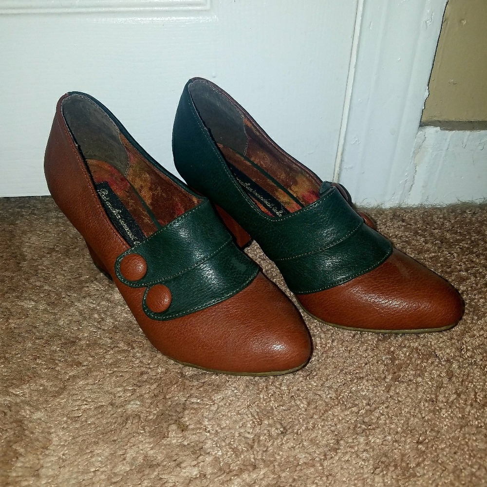 Bait footwear green and brown heels