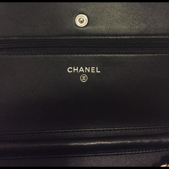 SOLD!!!!! Chanel caviar timeless wallet on chain - Picture 2 of 8