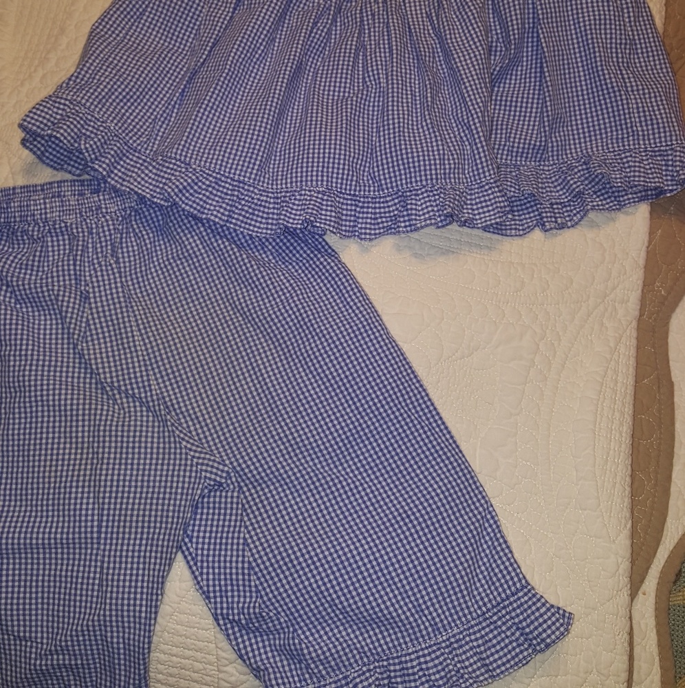 Clothes - Picture 2 of 2