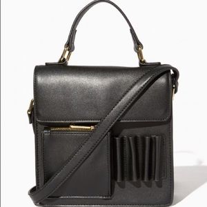 💰SOLD‼️ Back to Chic crossbody bag