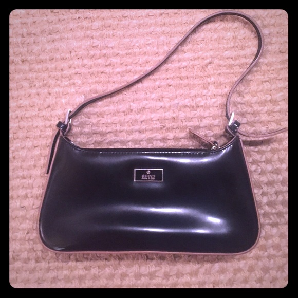 small black leather gucci purse
