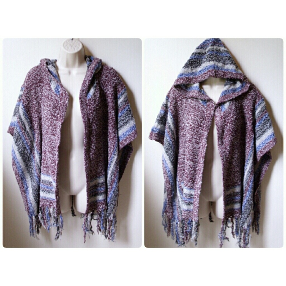 KNIT HOODED PONCHO SWEATER!🍁 - Picture 4 of 6