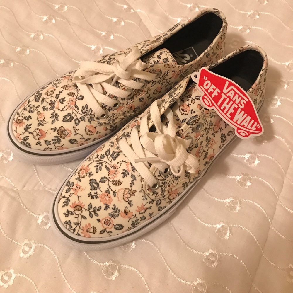 NEW Vans Camden Stripe - Vintage Floral Size 7