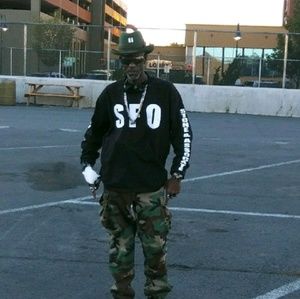 Meet your Posher, Derrick