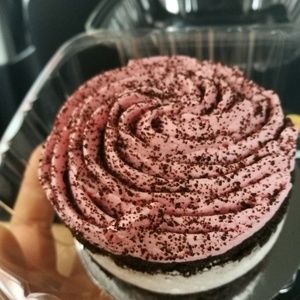 Meet your Posher, Cynthia