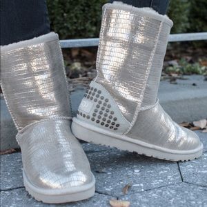 😍Authentic Metallic Ugg boots!!😍