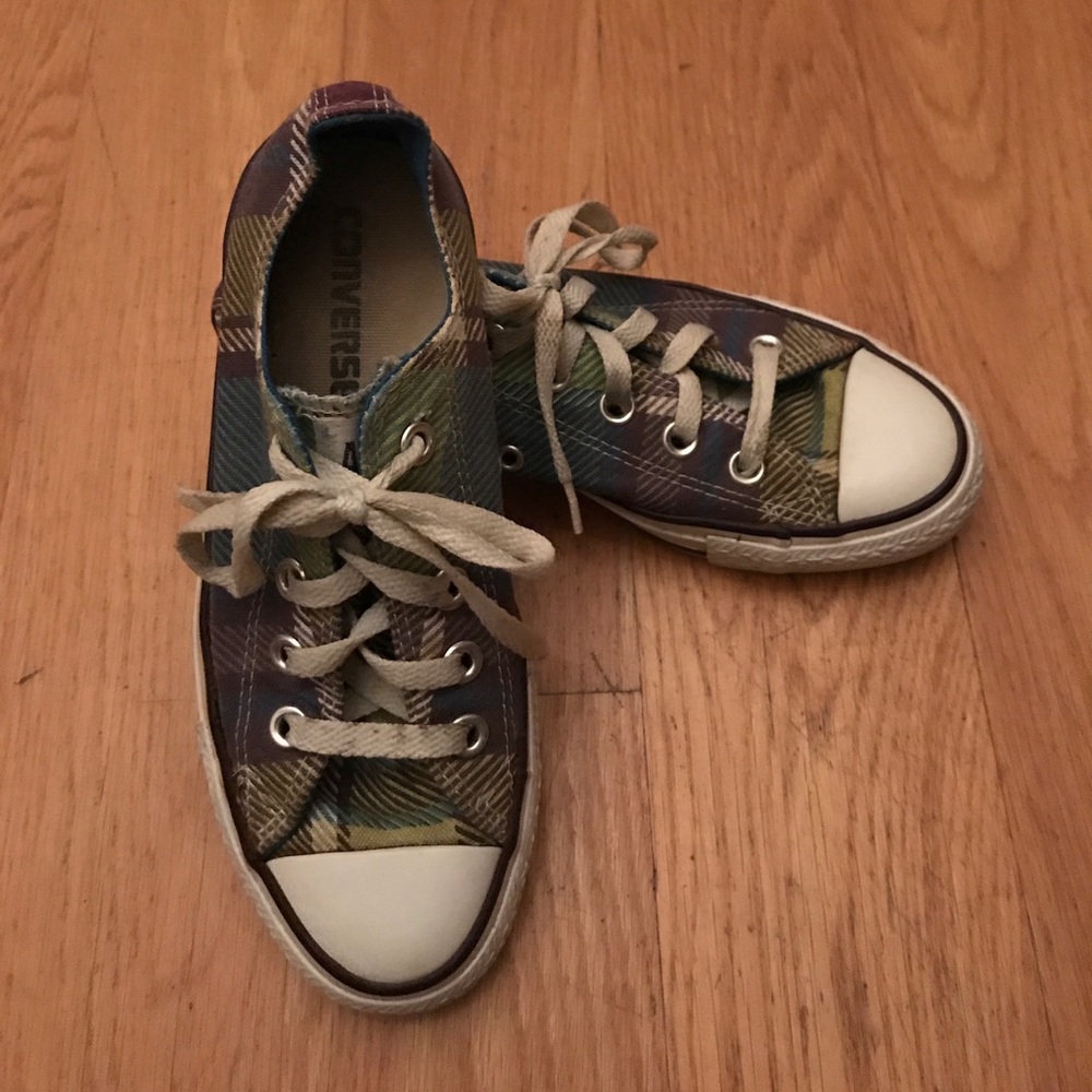 converse plaid shoes