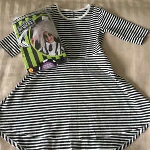 Halloween costume Beetlejuice wig and dress
