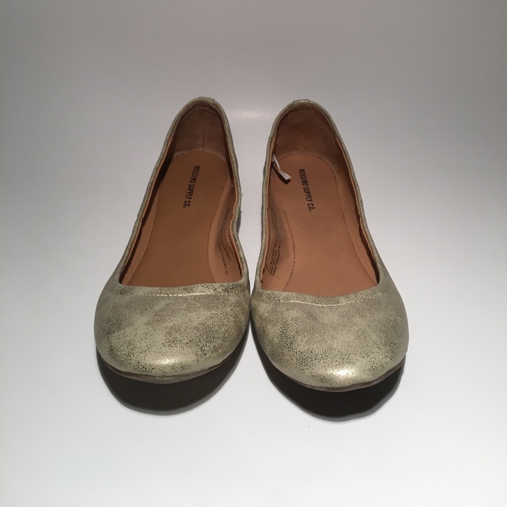 Gold flats❤️