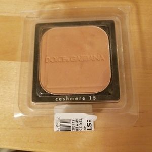 Dolce & Gabbana bronzer.  Cashmere #15