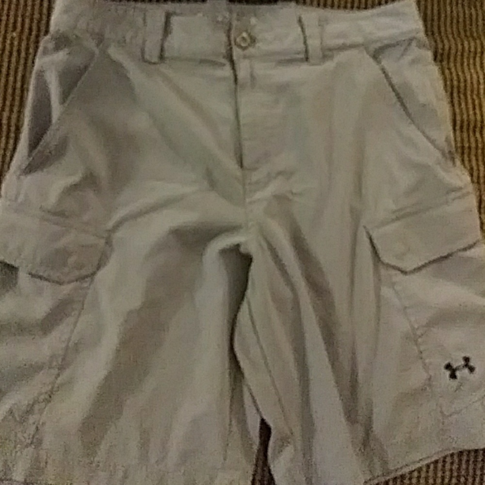 Under Armour Loose Fit Heat Gear Shorts