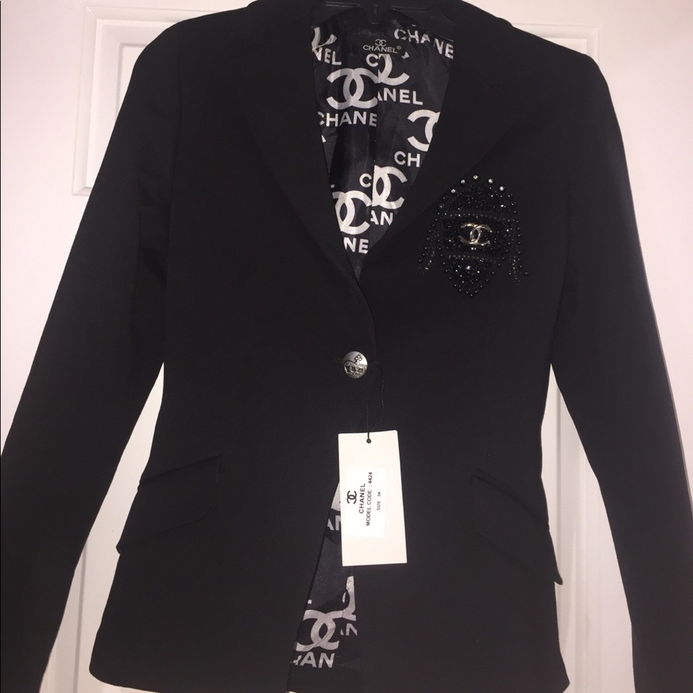 Chanel bumble bee blazer