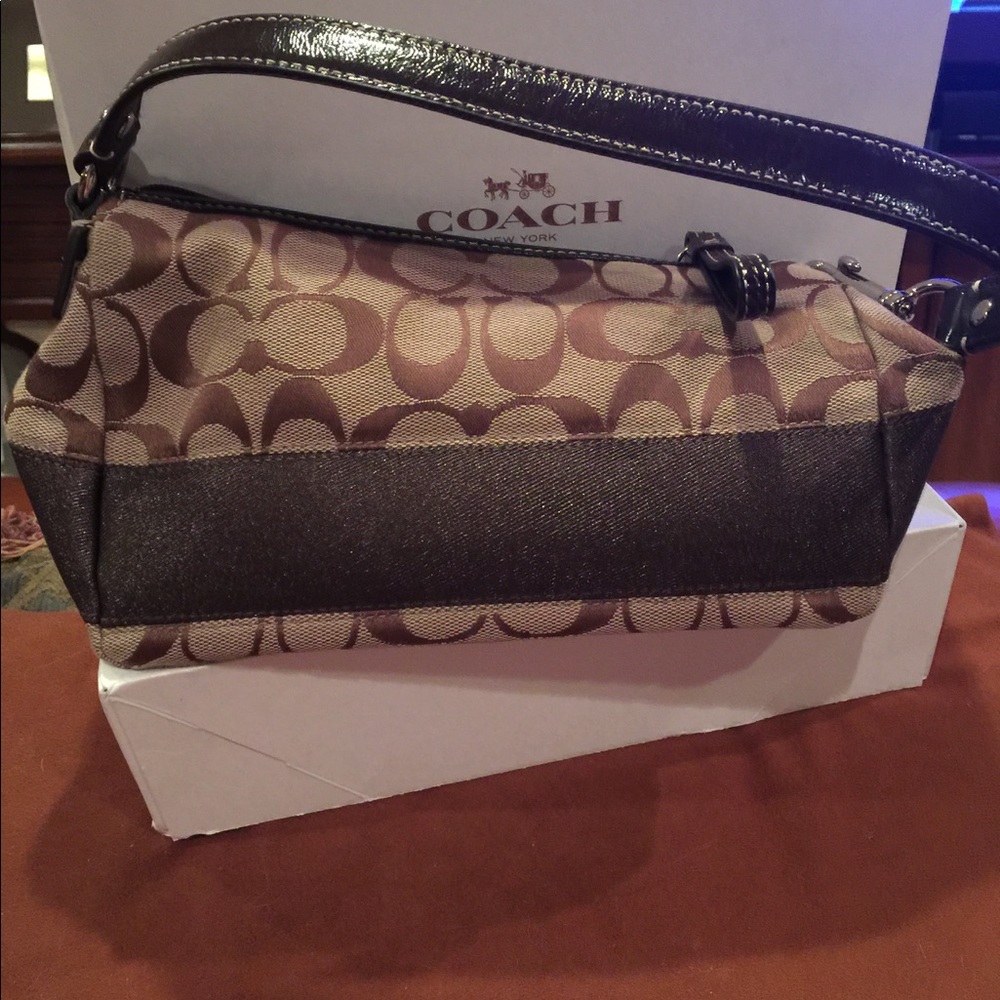 100% Genuine Coach Handbag
New w/o Tags