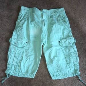 🔸 Men’s Cargo shorts, size 34.