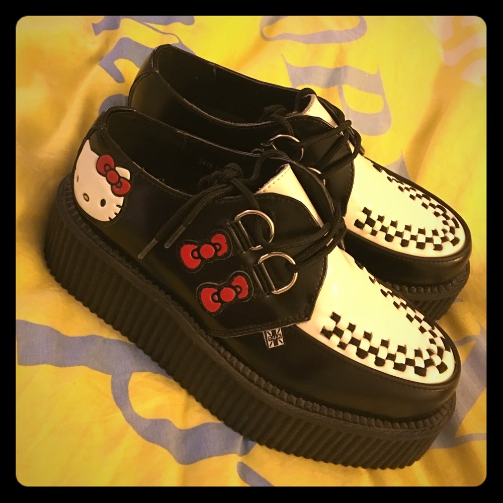 new without box T.U.K hello kitty leather loafer
