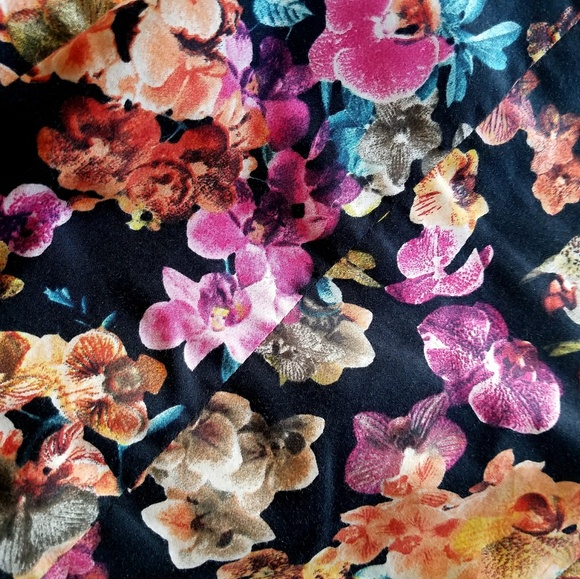 Anthro COREY LYNN CALTER Sammy Floral Capris Sz 4 - Picture 3 of 8