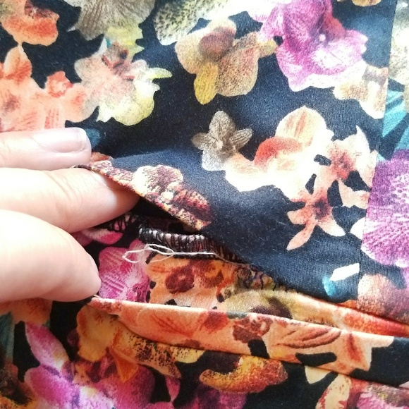 Anthro COREY LYNN CALTER Sammy Floral Capris Sz 4 - Picture 8 of 8