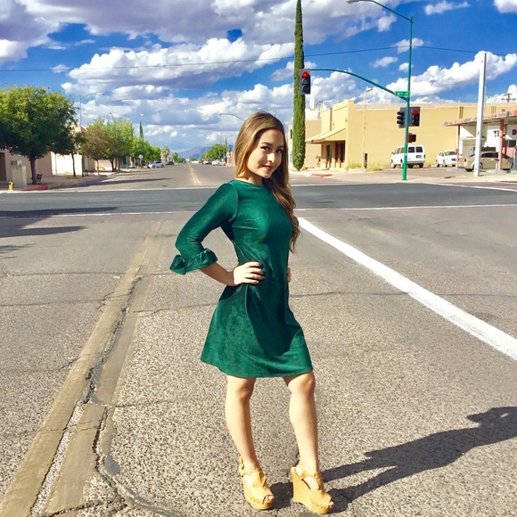 Emerald Crushed Velvet Dress-LAST ONE - Picture 5 of 6