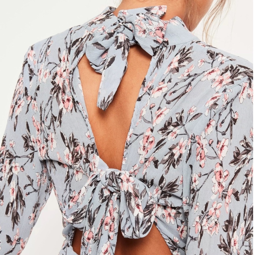 ✨HP✨Floral Patterned Mini Dress W/ Flared Sleeves✨ - Picture 3 of 6