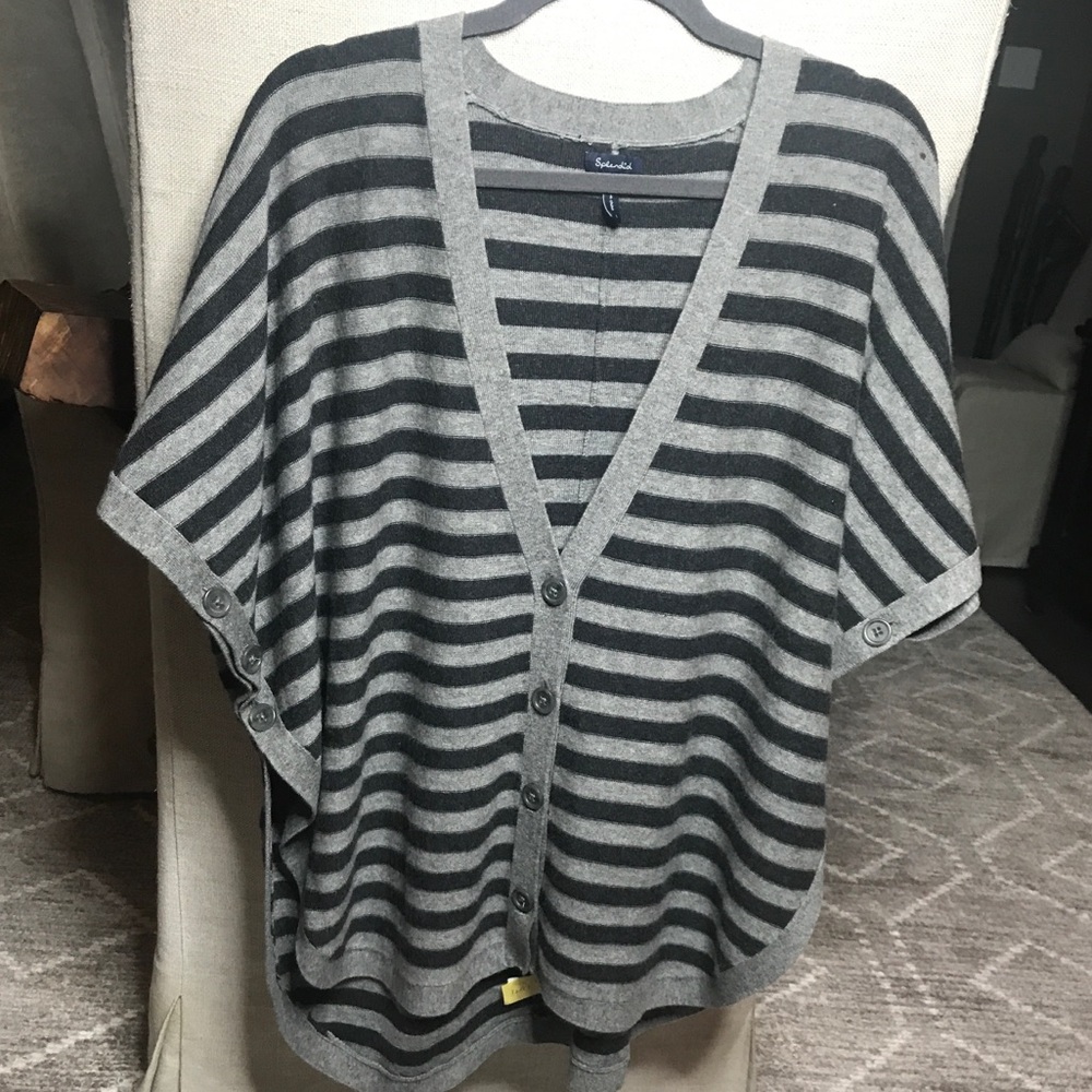 SPLENDID sweater Semi-poncho