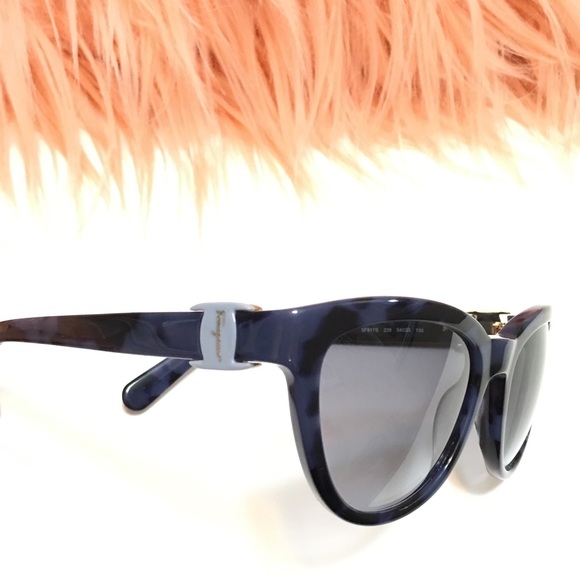 Salvatore Ferragamo Accessories - ✶✯★ Ferragamo ✶✯★ NWOT  Blue Havana Sunnies 😎