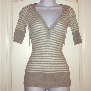 Women's American Eagle, Sz XS, Gray & White Top