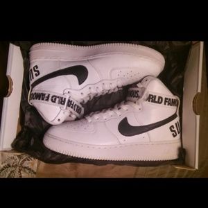 SUPREME AIR FORCE 1 SIZE 8.5