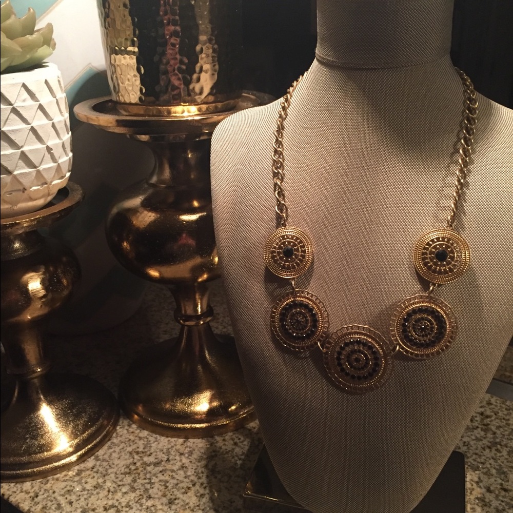 ❤️SOLD❤️ Gold Statement Necklace