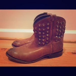 Frye studded booties sz 9