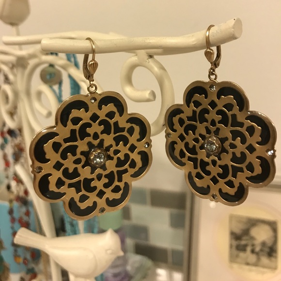 Boutique Jewelry - Florence  enamel and crystal earrings. Bella!