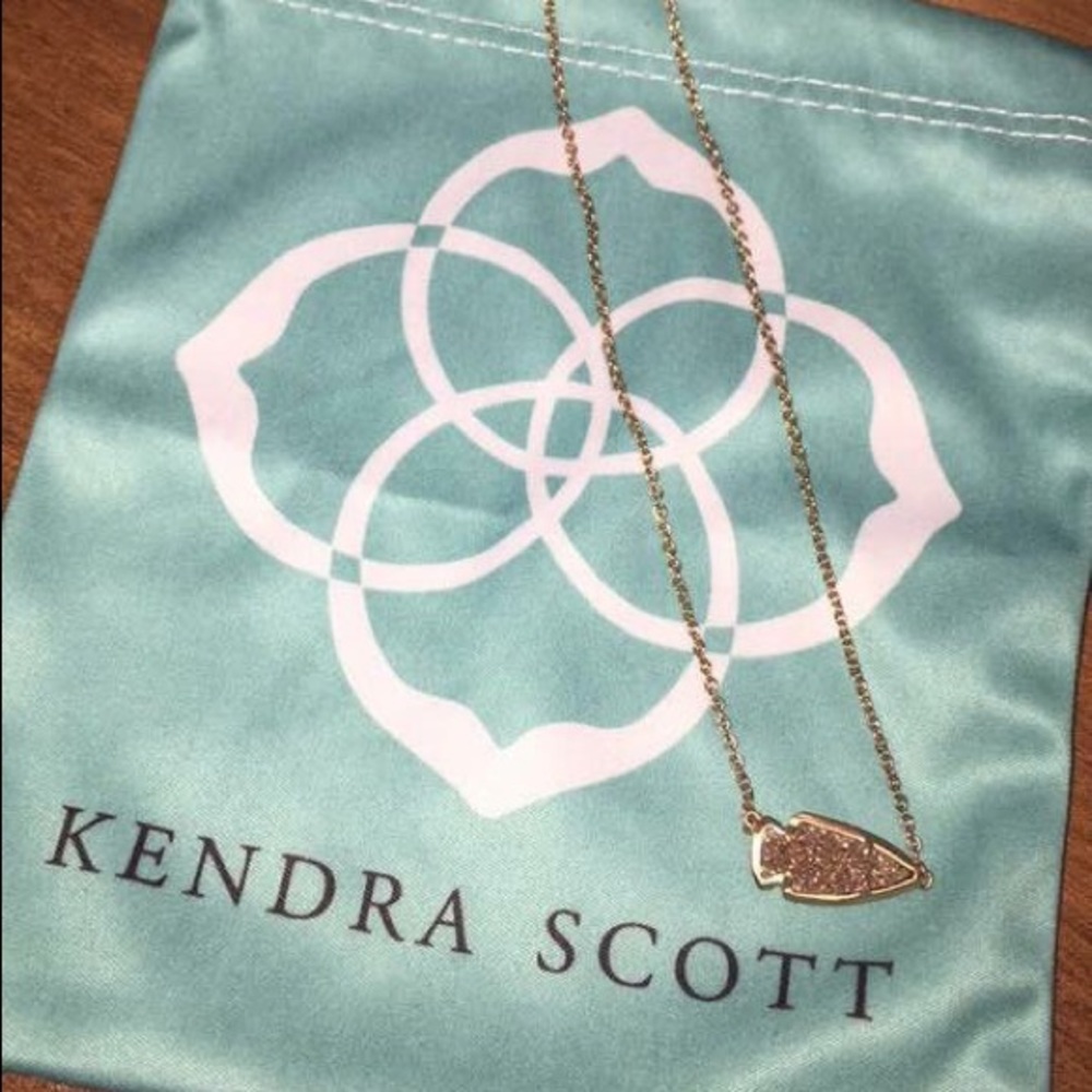 Kendra Scott rose gold necklace