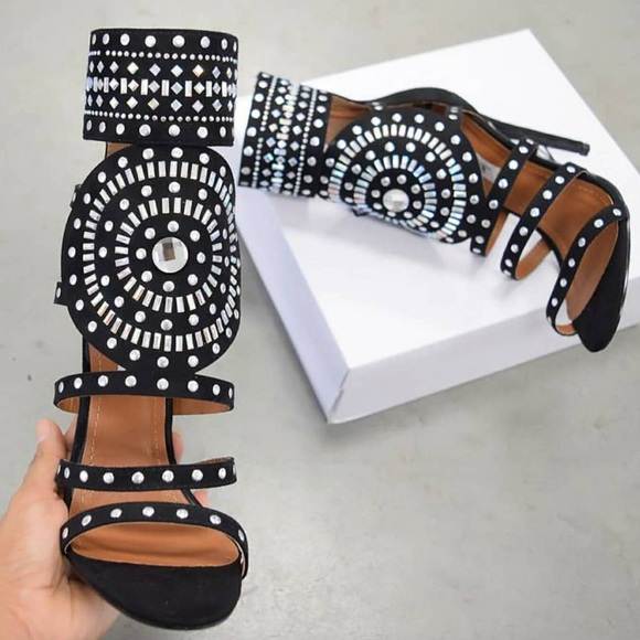 Shoes Cleopatra Embelished Stiletto Heels In Black Suede Shoes Cleopatra Embelished Stiletto Heels In Black Suede