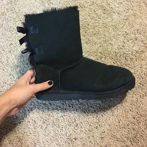 Black bow UGG's